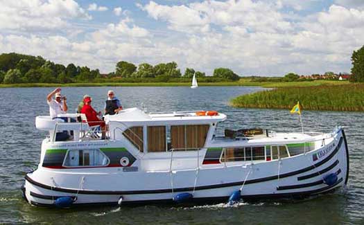 France waterways self-drive canal holiday cruises